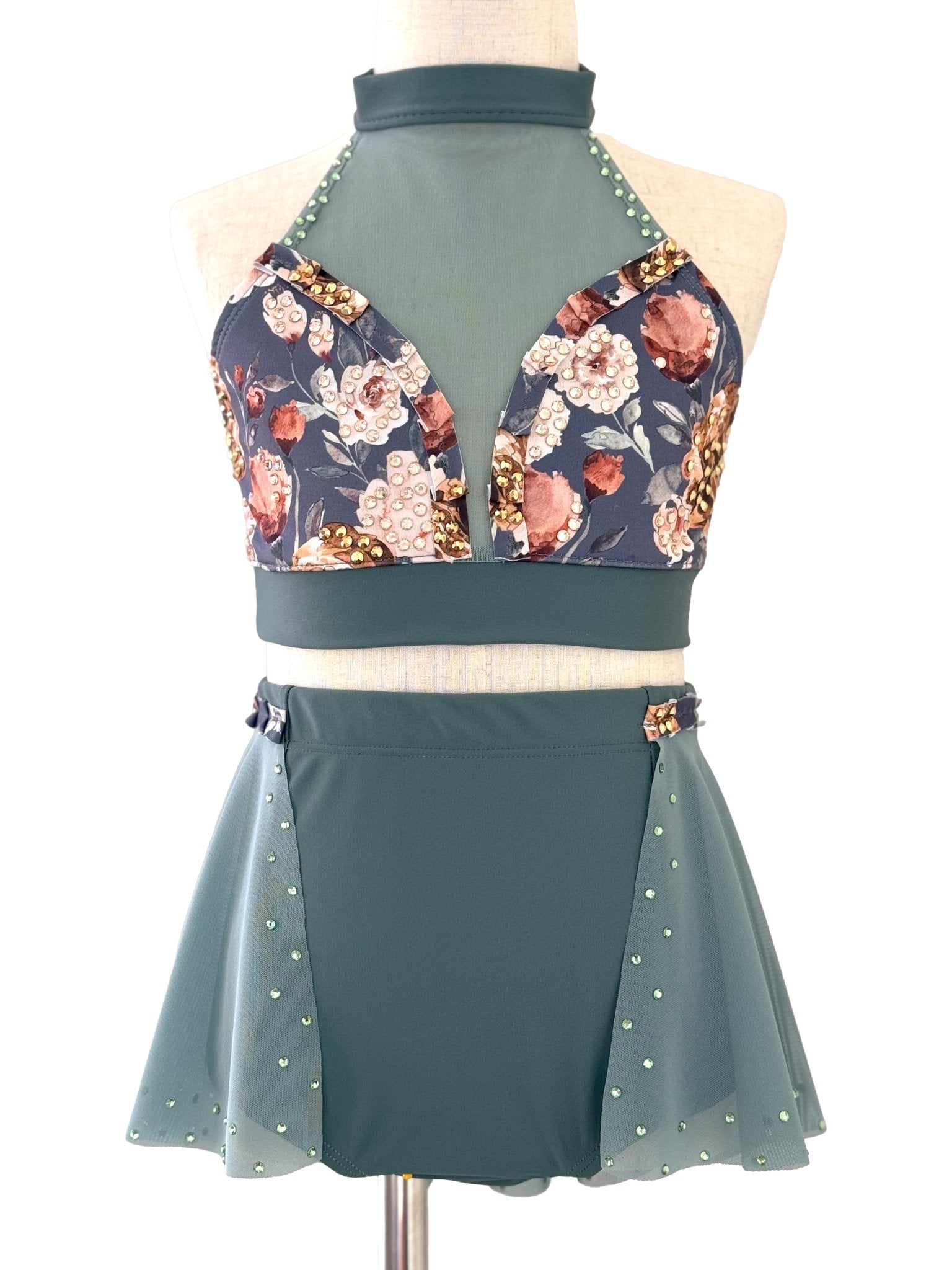 Moody Floral Two-Piece (Size 7/8) Whitney Deal Moody Floral Two-Piece (Size 7/8) Whitney Deal